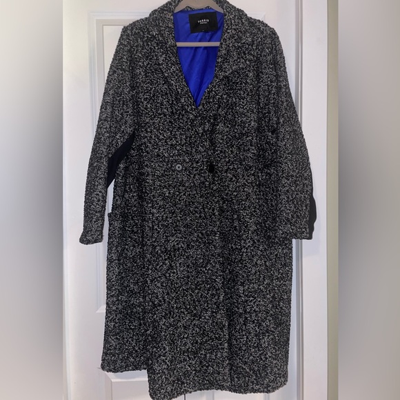 Brand: Torrid; Size 3 (3XL); Black and White - Picture 4 of 4